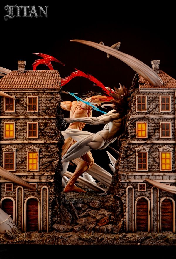 【Pre-order】Attack on Titan: The Colossal Titan Series - War Hammer Titan vs. Colossal Titan Statue