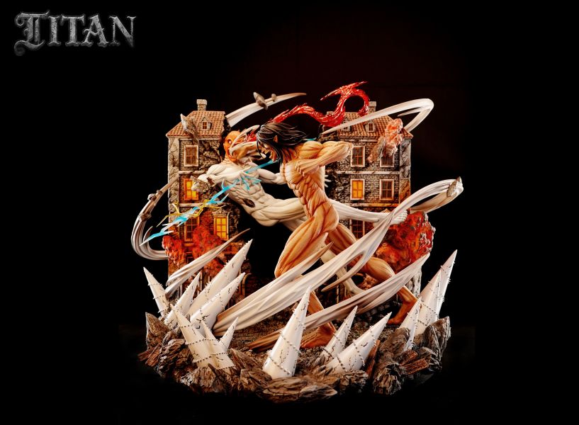 【Pre-order】Attack on Titan: The Colossal Titan Series - War Hammer Titan vs. Colossal Titan Statue