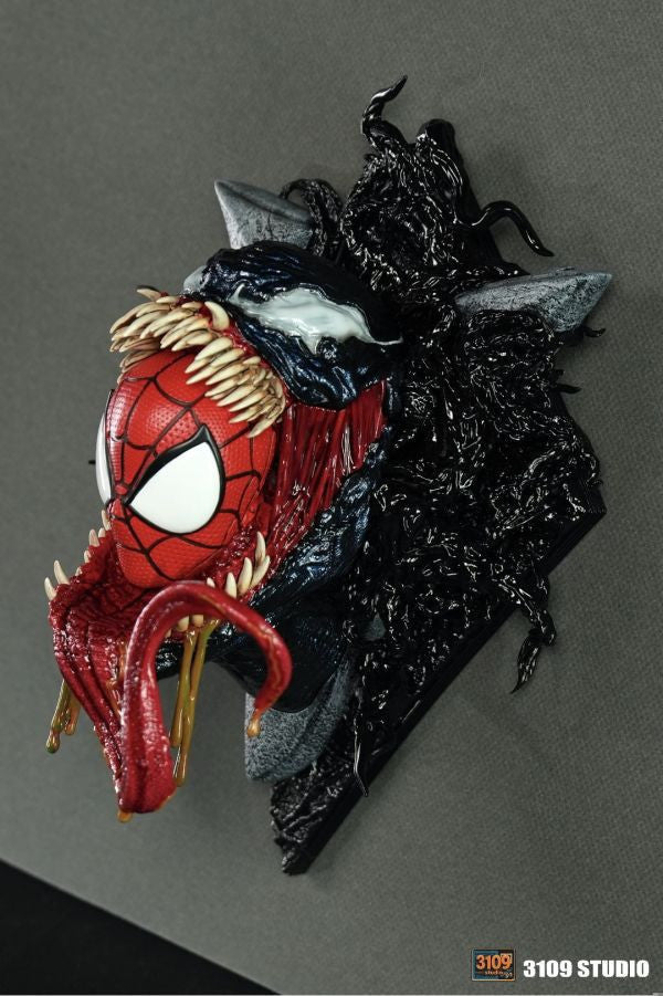 【Pre-order】Marvel | Spider-Man + Venom Wall Hanging