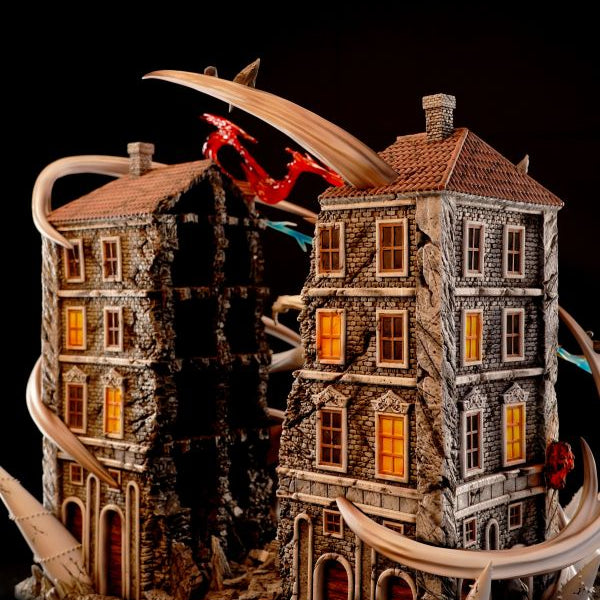 【Pre-order】Attack on Titan: The Colossal Titan Series - War Hammer Titan vs. Colossal Titan Statue